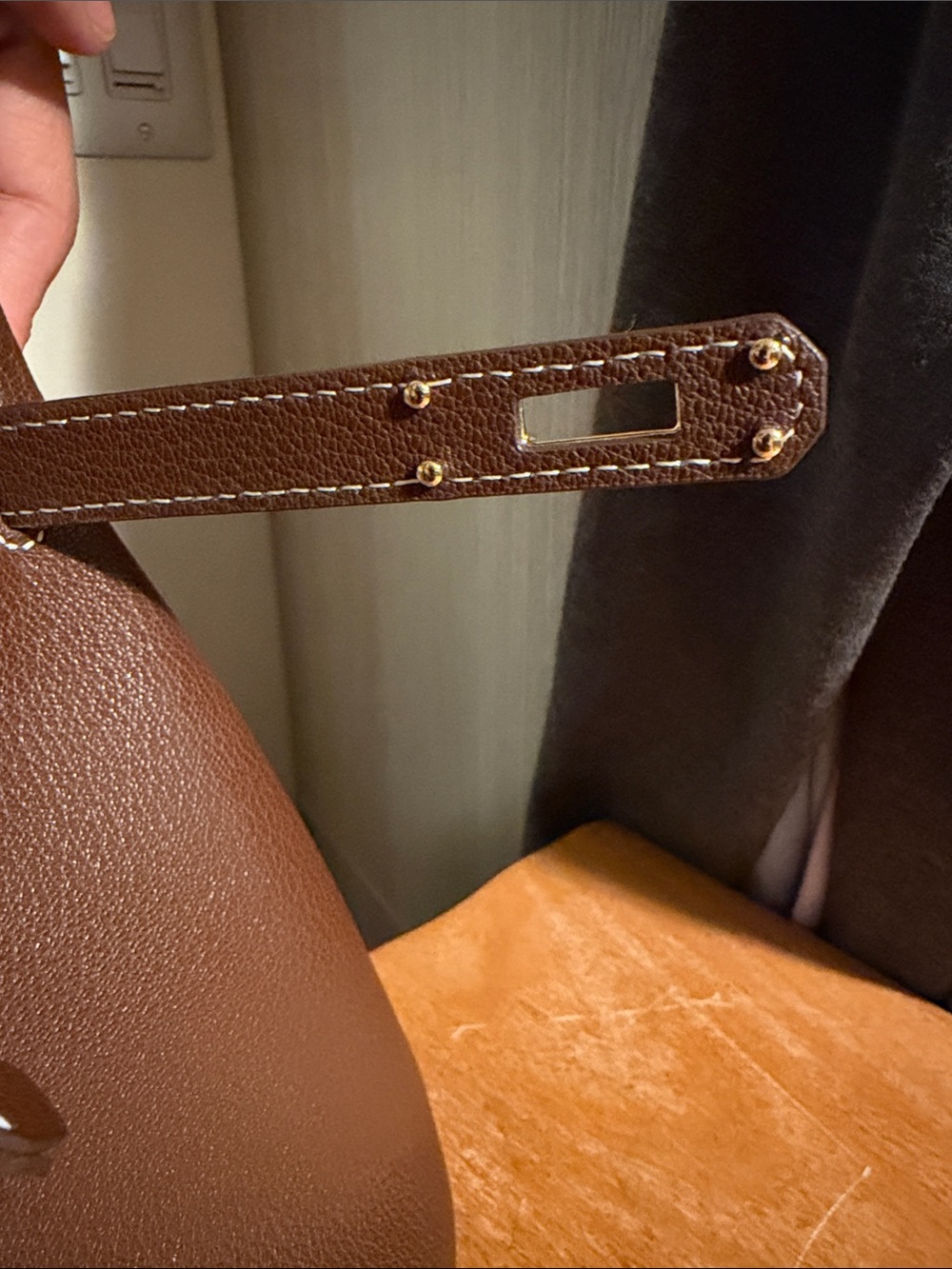 Barenia leather with contrast white stitching - Picture 17 of 17